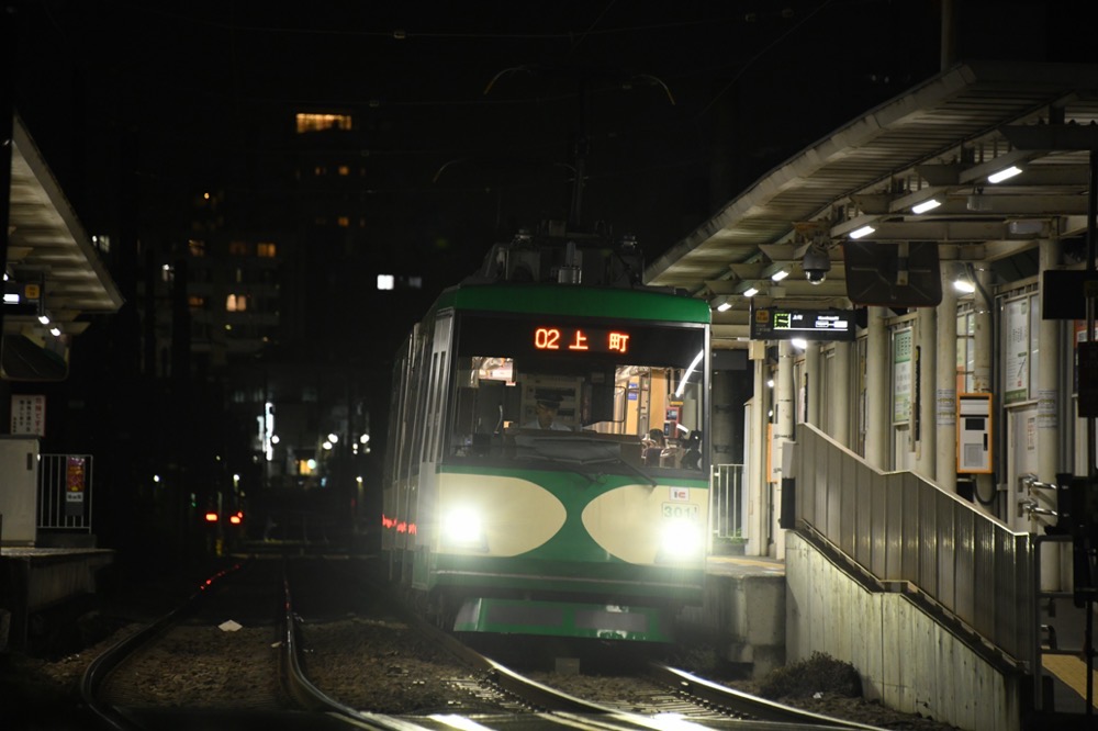 今夜は301編成搬入から25年、夜の上町行き／2024年6月26日 松原駅