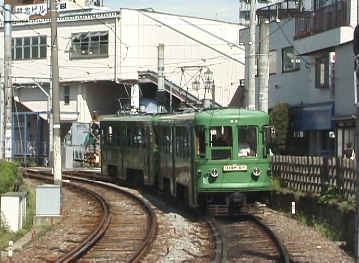 下高井戸駅を後にする84-85編成／1999年9月14日 下高井戸〜松原間