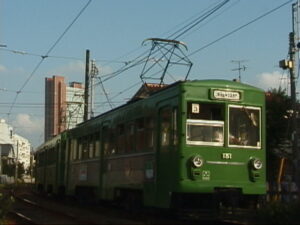 上町車庫に単車で留置中のデハ85号／1999年10月1日 上町車庫