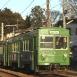 新緑を横目に若林駅へ向かう152-151編成／2000年4月23日 松陰神社前〜若林間