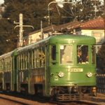 夕陽を浴びて走る82-81編成玉電塗装／2000年12月29日 若林〜松陰神社前間