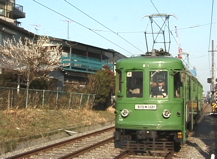 世田谷駅に進入する82-81編成／2000年3月10日 松陰神社前〜世田谷間