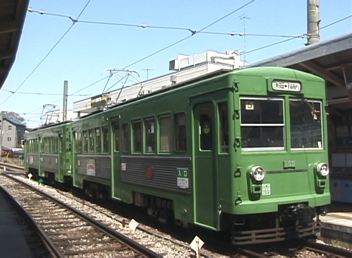 山下駅に停車中の152-151編成／2000年3月30日 山下駅