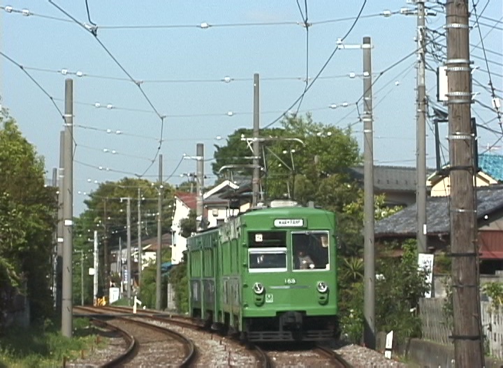 松陰神社前駅に進入する154-153編成／2000年5月1日 若林〜松陰神社前間