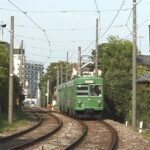 新緑を横目に若林駅へ向かう152-151編成／2000年4月23日 松陰神社前〜若林間