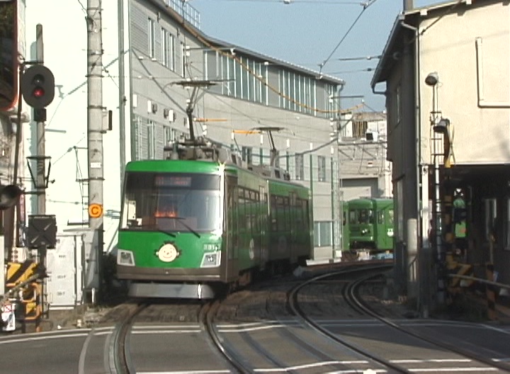 1運行で下り出庫する301編成「『サザエさん』マナー告知」／2000年5月3日 上町駅