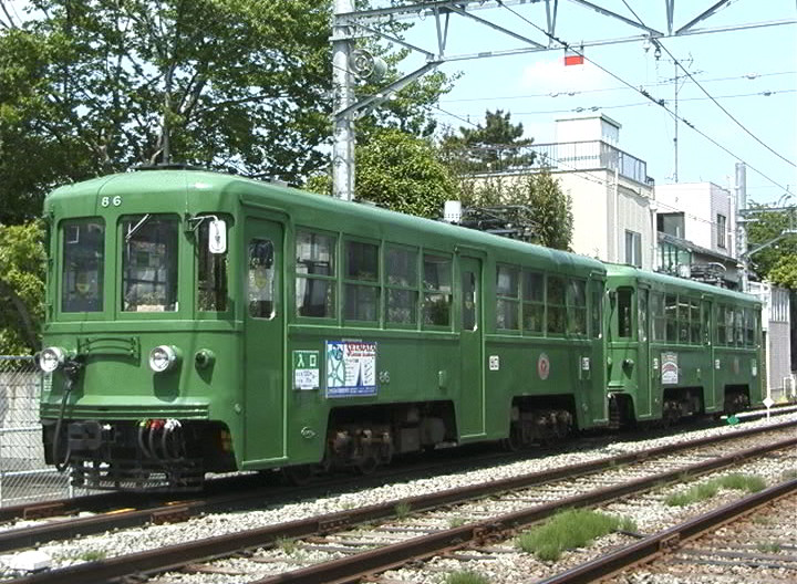 上町車庫に留置中の86-65編成／2000年5月4日 上町車庫