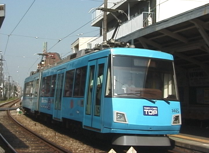 松陰神社前駅に停車中の302編成「東急TOPカード」／2000年7月11日 松陰神社前駅