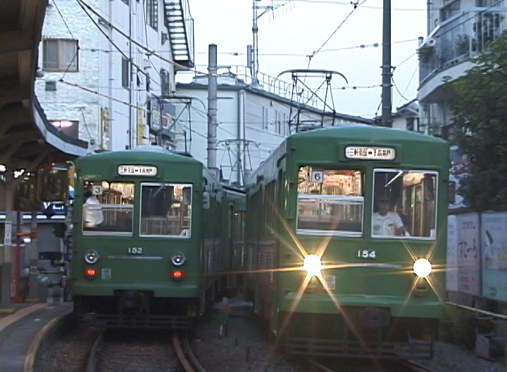 上町5時00分発で上下初電が同時に発車／2000年8月11日 上町駅