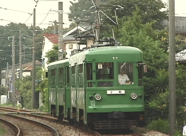 松陰神社前駅に進入する上町行きの86-77編成／2000年8月23日 若林〜松陰神社前間