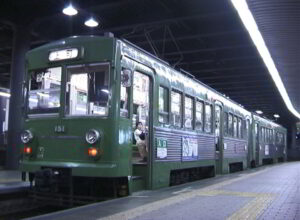 松陰神社前駅へ向かう試運転の82-81編成／2000年8月30日 若林〜松陰神社前間