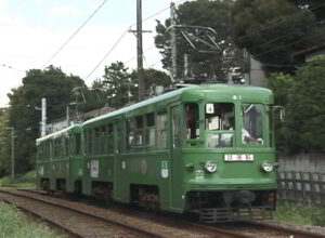 上町駅で154-153編成から152-151編成に車両交換中／2000年8月30日 上町駅