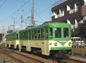 上町車庫に留置中の82-81編成玉電塗装／2001年1月5日 上町車庫