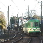 雪の松陰神社前駅に進入する82-81編成玉電塗装／2001年1月27日 若林〜松陰神社前間