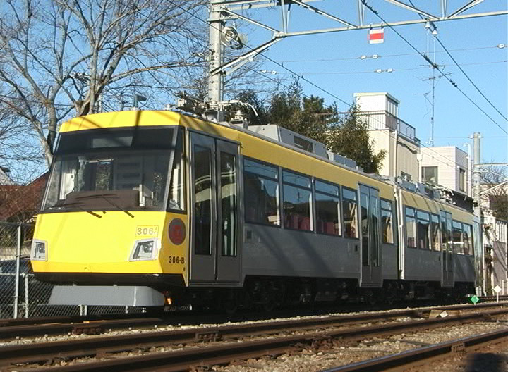 上町車庫に留置中の306編成／2001年1月5日 上町車庫