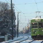 雪の中を若林駅に向けて走る154-153編成／2001年1月27日 松陰神社前〜若林間