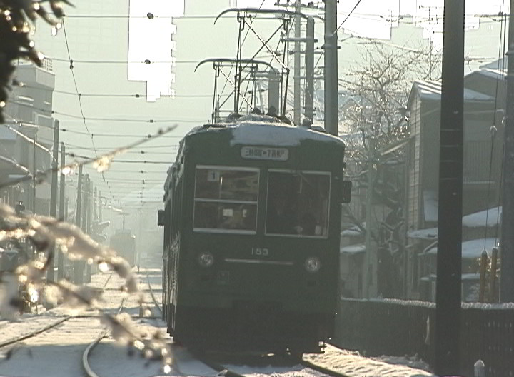 雪の朝、若林駅へ向かう154-153編成／2001年1月21日 西太子堂〜若林間