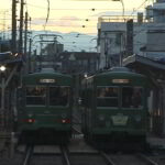 満開の桜をバックに三軒茶屋駅を発車する152-151編成／2000年4月7日 三軒茶屋〜西太子堂間