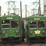 桜満開の松陰神社前駅に停車するデハ153号／1999年4月8日 松陰神社前駅