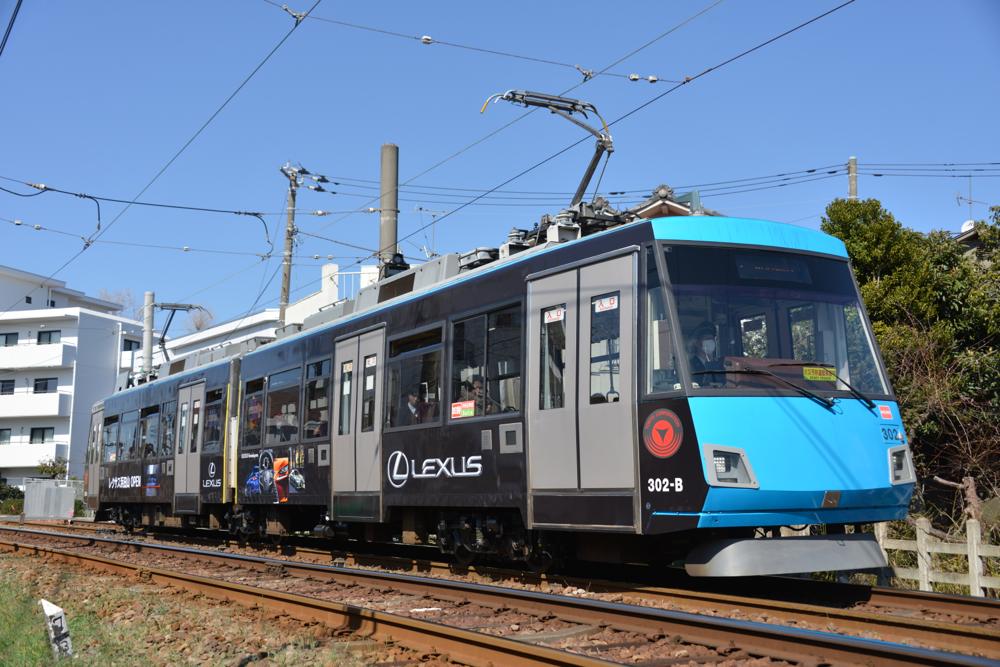 レクサスの広告ラッピング電車になった302編成／2020年3月3日 松原〜山下間