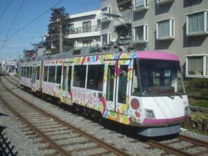 宮の坂駅に停車中の308編成「聞茶」／2003年3月10日 宮の坂駅