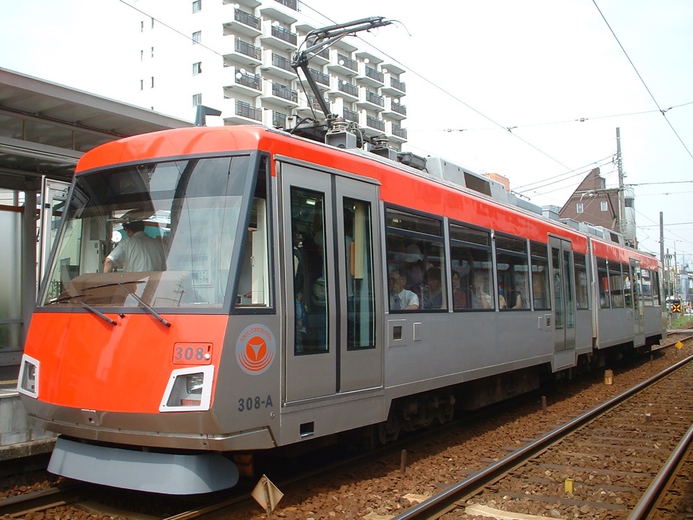 若林駅に停車中の308編成／2003年7月12日 若林駅