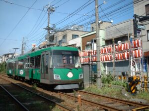 若林踏切の停止信号で停車中の306編成／2003年7月12日 若林〜西太子堂間