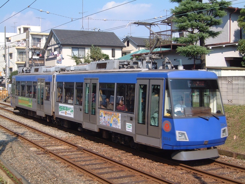 宮の坂へ向かう303編成「世田谷線沿線イベント」／2004年10月2日 山下〜宮の坂間