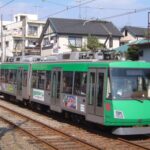 りそな銀行が2003年に退店し、空きビルとなっていた頃の旧協和銀行三軒茶屋支店ビル／2004年3月29日 三軒茶屋交差点