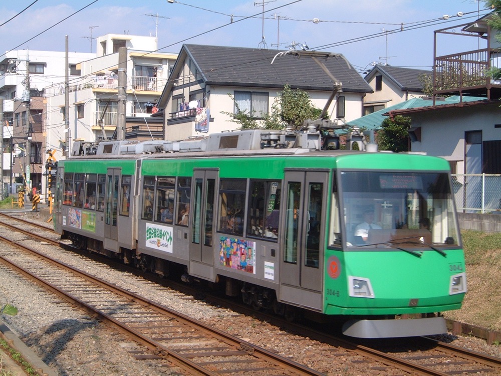 宮の坂へ向かう304編成「世田谷線沿線イベント」／2004年10月2日 山下〜宮の坂間