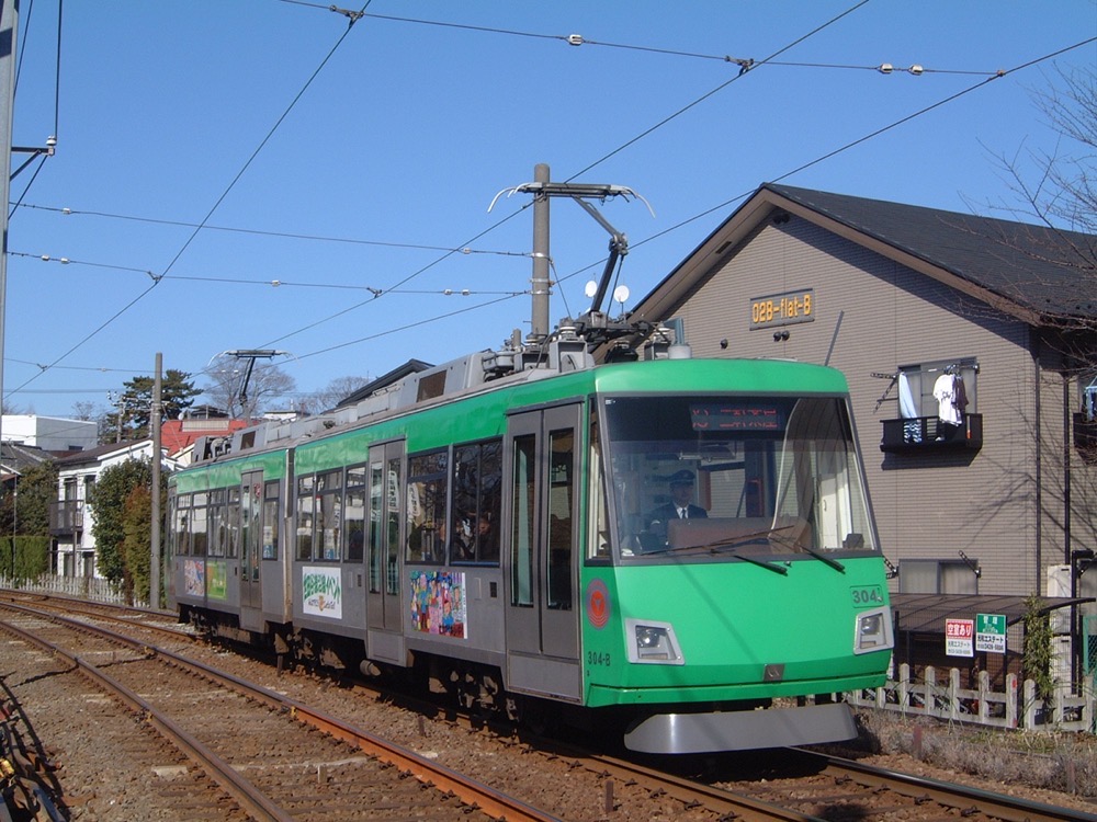 山下駅に進入する304編成「世田谷線沿線イベント」／2005年1月30日 松原〜山下間