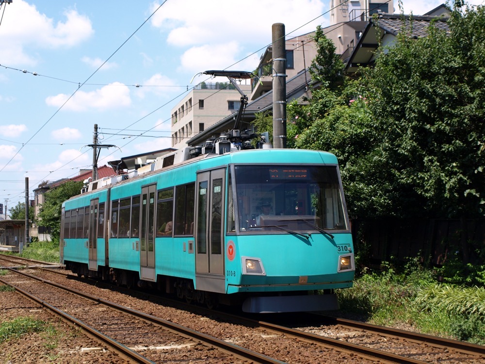 世田谷駅を発車した310編成／2007年8月12日 世田谷〜松陰神社前間