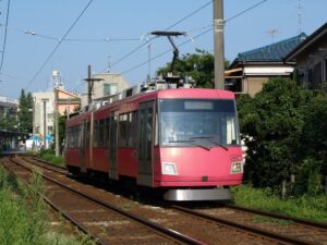 若林踏切の停止信号で停車中の310編成／2007年8月12日 若林〜西太子堂間