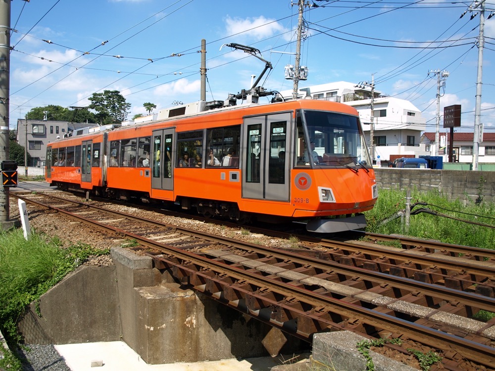 北沢川支流の鉄橋を渡る309編成／2007年9月15日 松原〜山下間