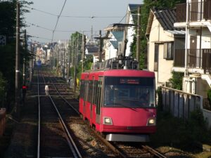 上町車庫に留置中の301編成「『玉電カラー』電車」／2008年5月22日 上町車庫