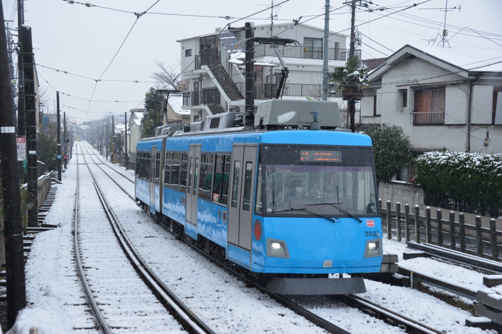 雪の中を走る302編成／2018年2月2日 松原〜下高井戸間