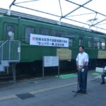 第4種踏切の松陰神社前3号踏切道を通過する86-77編成／2000年8月29日 松陰神社前〜世田谷間