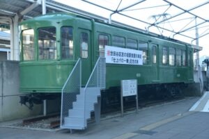 若林踏切を渡る308編成「玉電110周年記念 幸せの招き猫電車」／2018年9月19日 西太子堂〜若林間