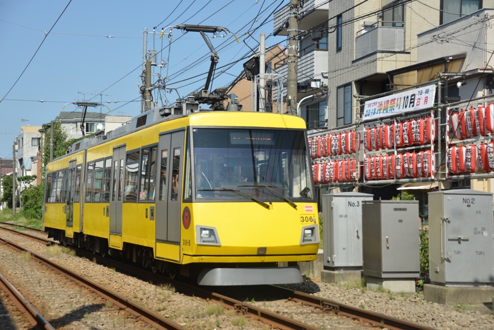 沖縄祭りの提灯と306編成／2018年9月19日 山下〜宮の坂間