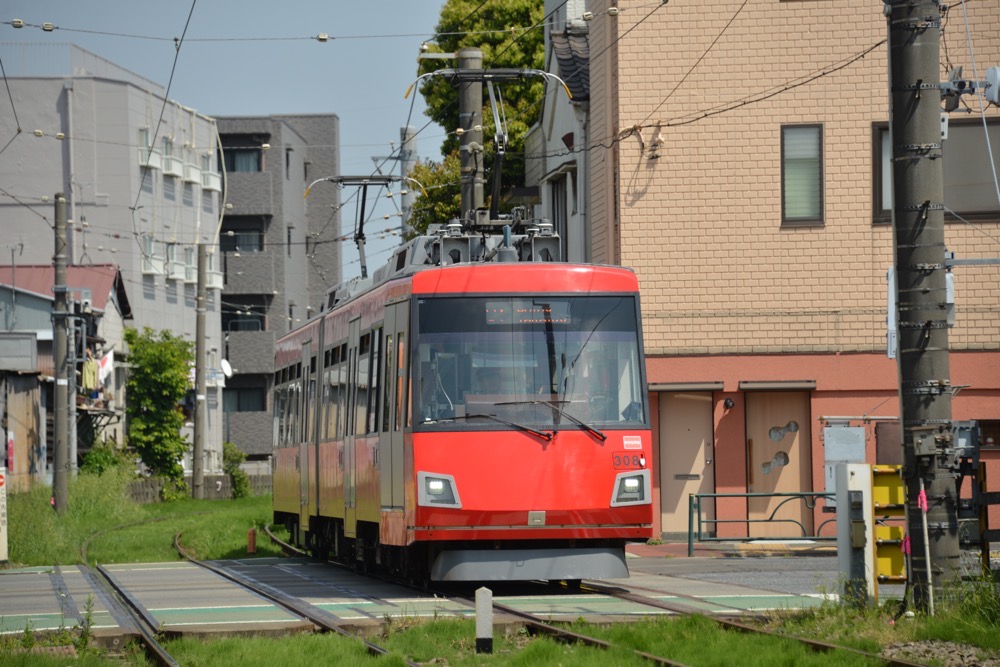 若林踏切を渡る308編成／2019年4月20日 西太子堂〜若林間