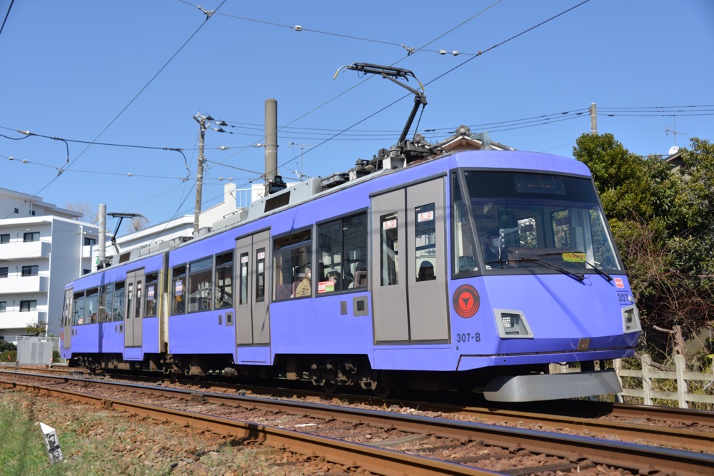 青空の下を行く307編成／2020年3月3日 松原〜山下間