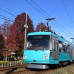 身延山別院前停留場跡を通過する田園都市線8500系／2020年5月11日 用賀〜二子玉川間