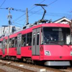 身延山別院前停留場跡を通過する田園都市線8500系／2020年5月11日 用賀〜二子玉川間