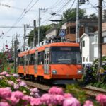 山下駅に進入する72-71編成／2000年8月15日 宮の坂〜山下間