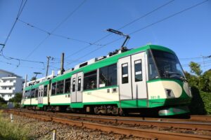 山下へ向かう308編成「幸福の招き猫電車」／2022年10月29日 松原〜山下間