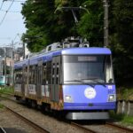 松陰神社前駅を発車した307編成「SDGsトレイン『美しい時代へ号』」／2023年4月27日 松陰神社前〜若林間