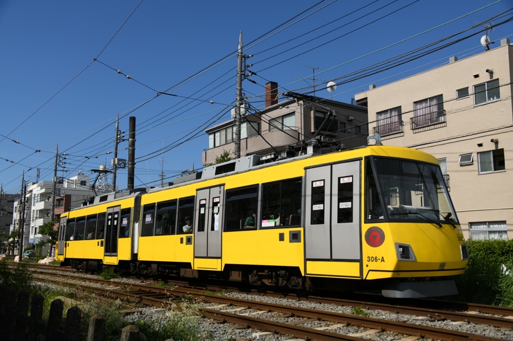 松原駅を発車した306編成／2023年6月4日 松原〜下高井戸間