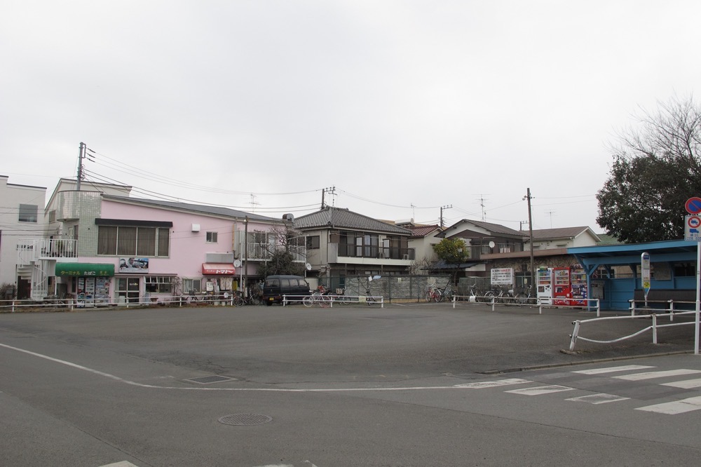 砧本村バス停留場全景／2013年3月3日 砧本村停留所