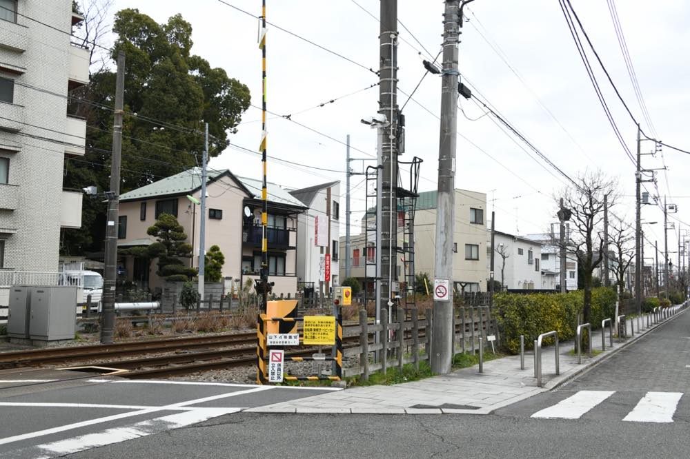 六所神社前停留場下りホーム跡／2025年2月3日 山下〜松原間