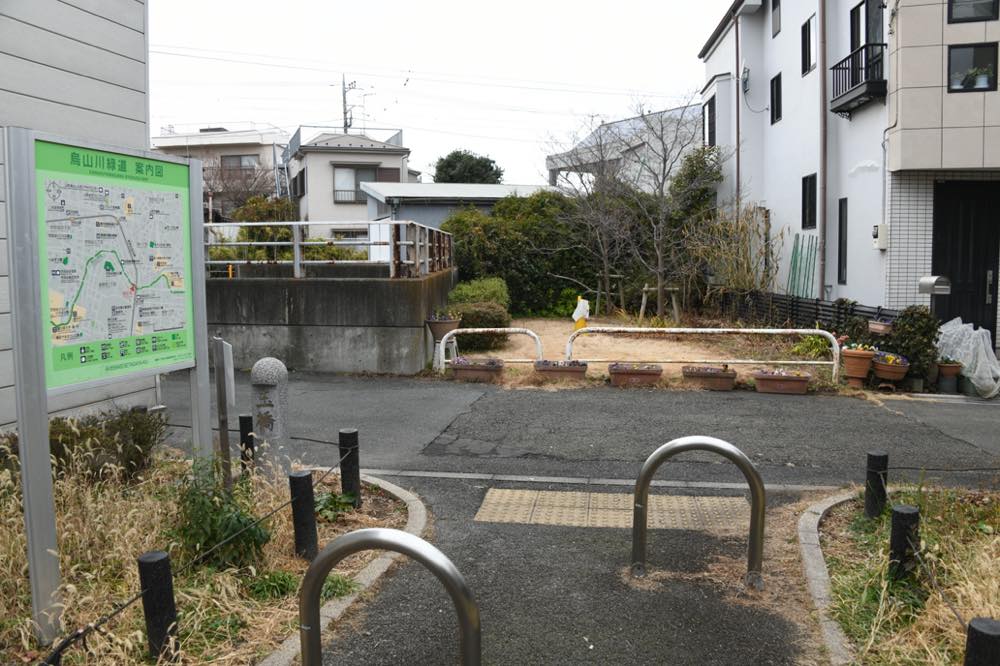 豪徳寺前停留場跡に隣接する烏山川緑道／2025年2月3日 上町〜宮の坂間